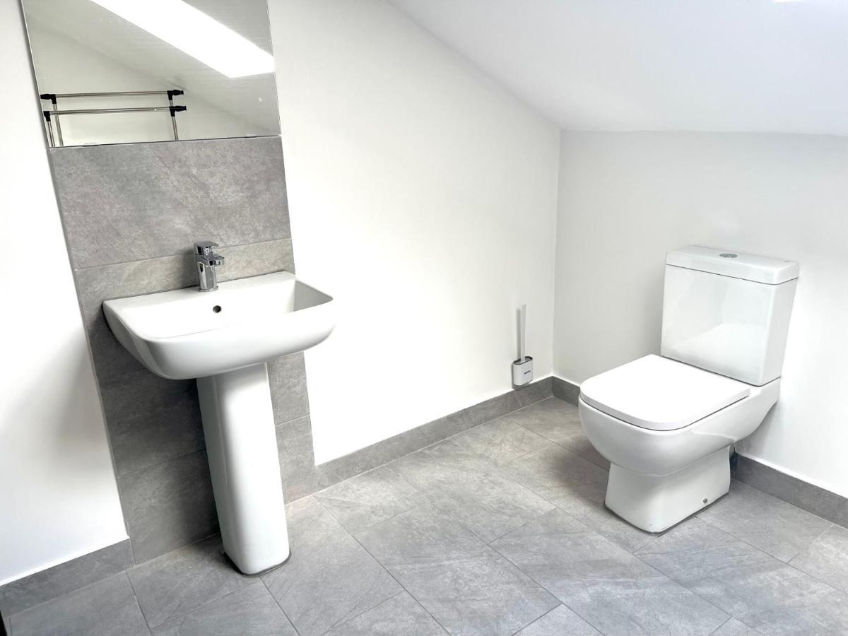 Entire Pinkapt - Free Parking - Up To 4 Guests - 3 Beds - Close To City Centre Belfast Buitenkant foto